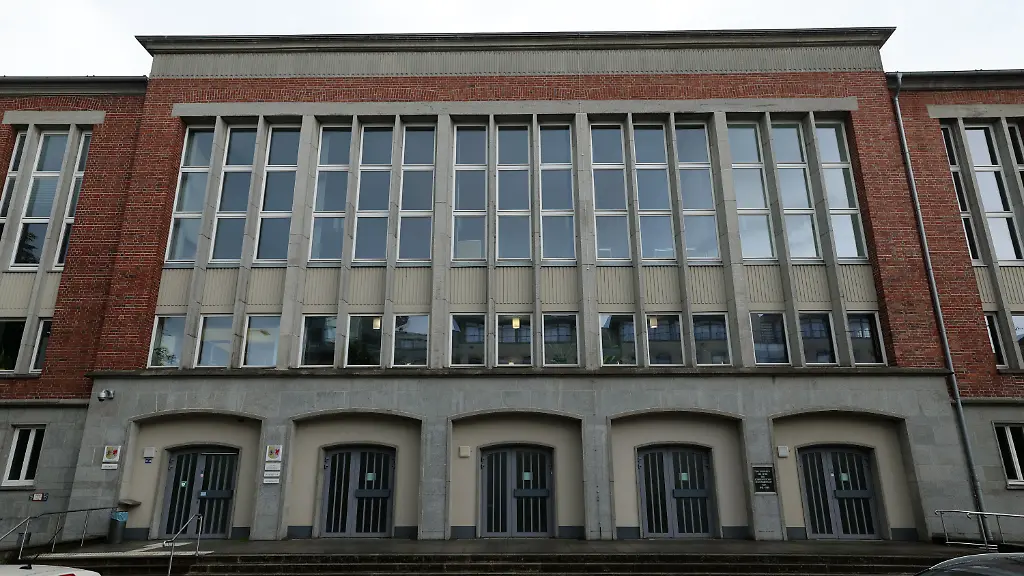 Hochsicherheitsprozess gegen mutmaßliche Drogenschmuggler in Rostock beginnt