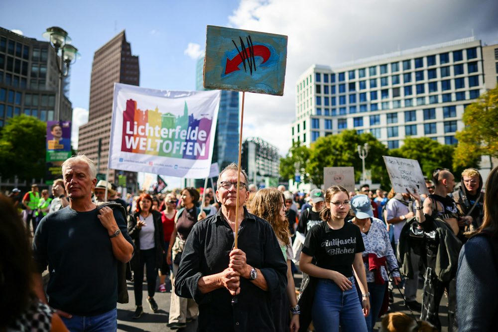 Proteste gegen AfD-Wahlerfolg und Rechtsruck in Deutschland