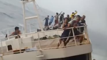 Mega-Frachter kollidiert mit Fischerboot nahe Singapur