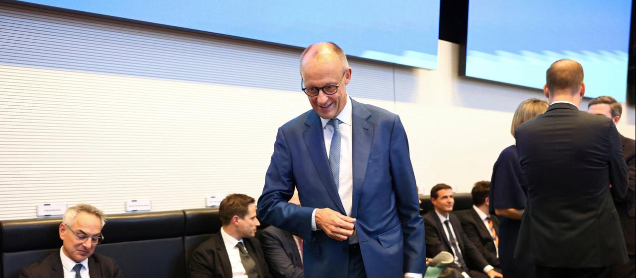 Kanzler Merz nach Wahldebakel: Herausforderung und Entschlossenheit