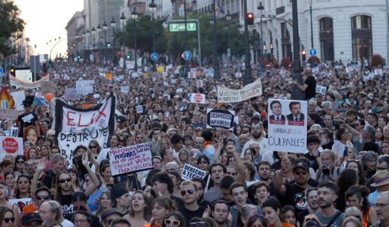Zehntausende protestieren in Madrid gegen Wohnungsnot