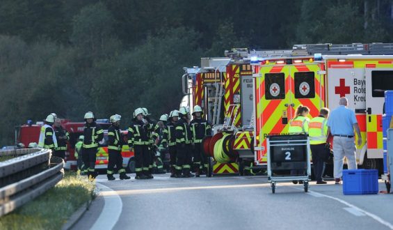 Schwerer Unfall mit Reisebus auf der A96