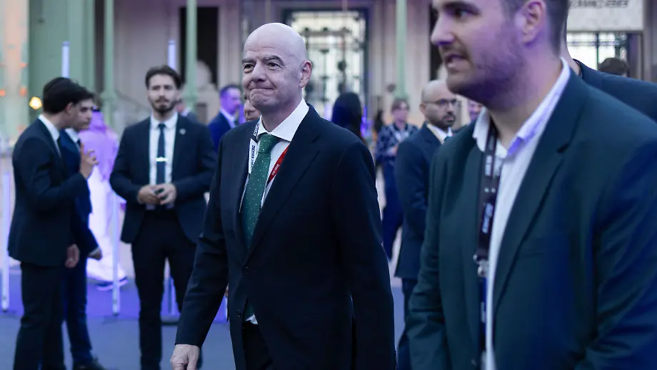 Wie reagieren seine Gegner? FIFA-Boss Gianni Infantino überrascht die Fußball-Welt