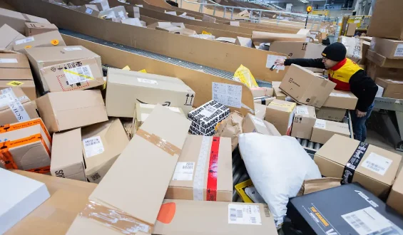 Zwei-Euro-Gebühr auf Pakete aus China zur Reduktion der Paketflut in der EU