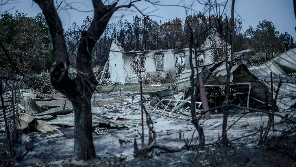 Frankreichs Feuerwehr bezwingt größten Waldbrand seit 1949