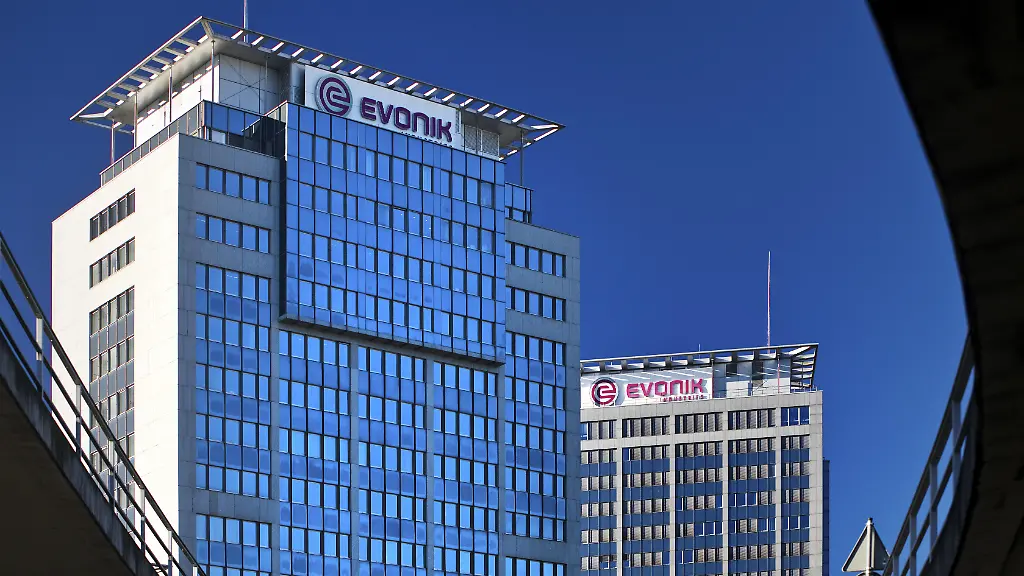 Evonik plant umfangreichen Stellenabbau und strategische Neuausrichtung