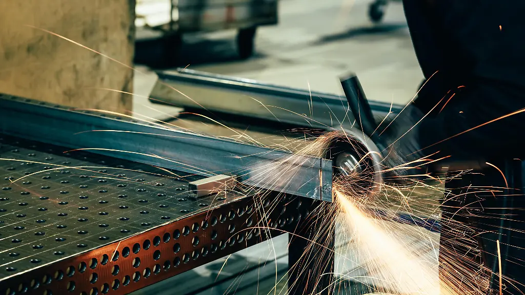Deutsche Industrie unter Druck durch Energiekrisen und Transformationsprozesse