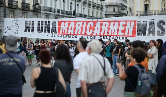 Massenproteste führen zur Rückkehr einer zwangsgeräumten Rentnerin in Madrid