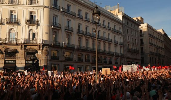 Massenproteste gegen Wohnungsnot in Madrid