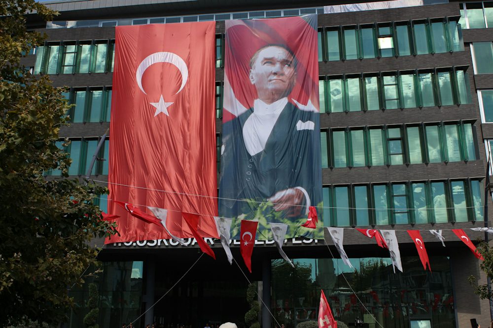 Wie Erdoğan die Türkische Demokratie Beeinflusst