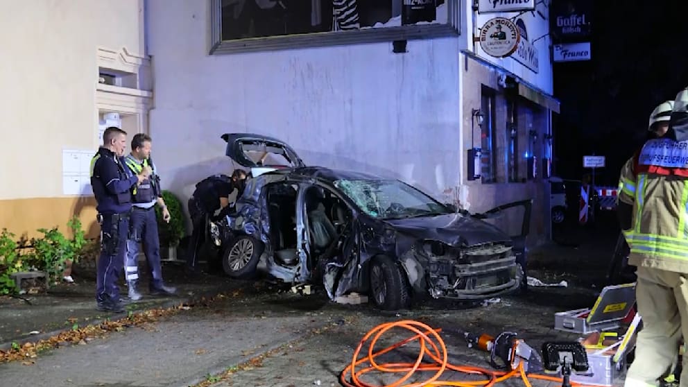Unfall in Köln: Polizei untersucht mögliche Flucht nach Einbruch