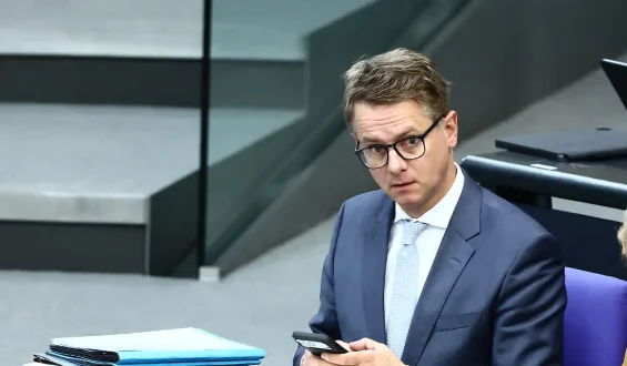 SPD droht mit Blockade von Linnemanns Pflegereform