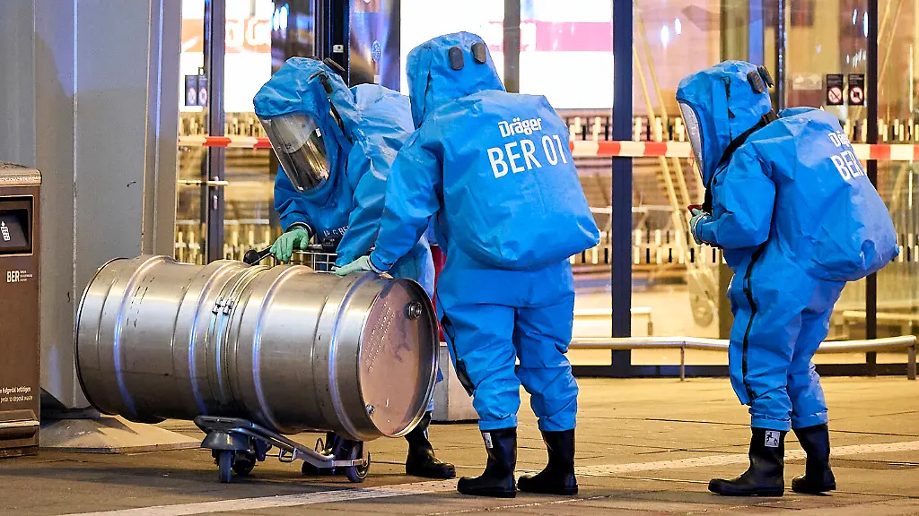 Gefahrgutalarm am Flughafen BER führt zu Großeinsatz