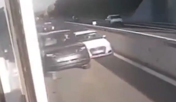 Wilde Verfolgungsjagd in Italien: Teenager in gestohlenem Fahrzeug gefasst