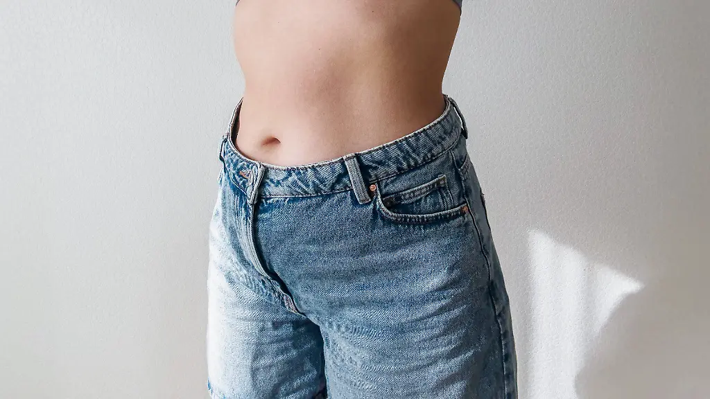 Die Cigarette-Jeans kehrt zurück – modischer Trend im Herbst 2026