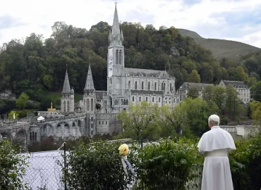 Papstbesuch in Frankreich: Begeisterung und klare Botschaften