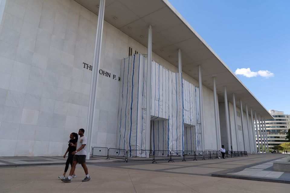 Trumps Einfluss auf das Kennedy Center: Ein Machtkampf um Namen und Kultur