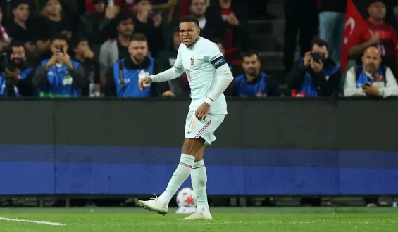 Sorgen um Superstar Mbappé: Verletzung überschattet Zidanes Debüt