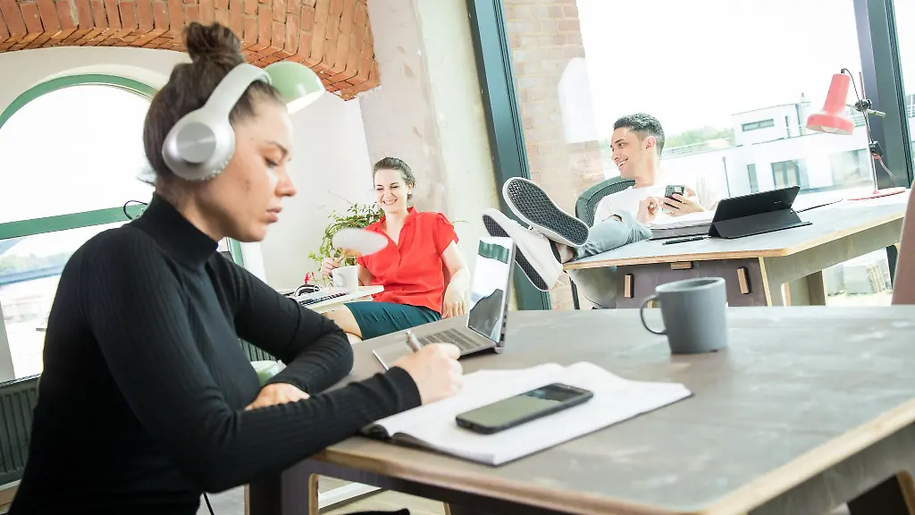 Effektive Strategien zur Vermeidung von Small Talk im Büro