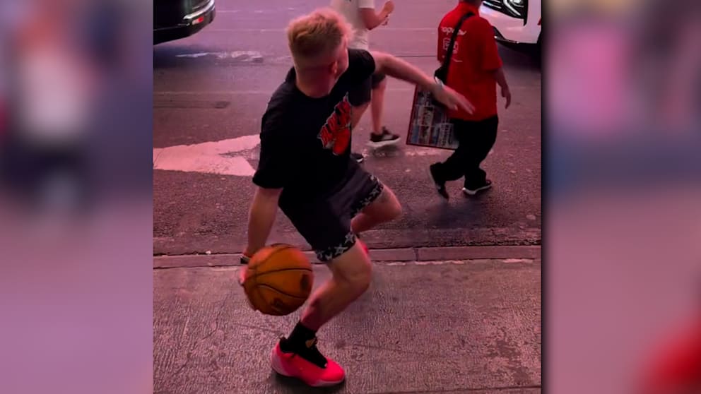 Tristan Jass beeindruckt mit viralem Basketball-Wurf am Times Square
