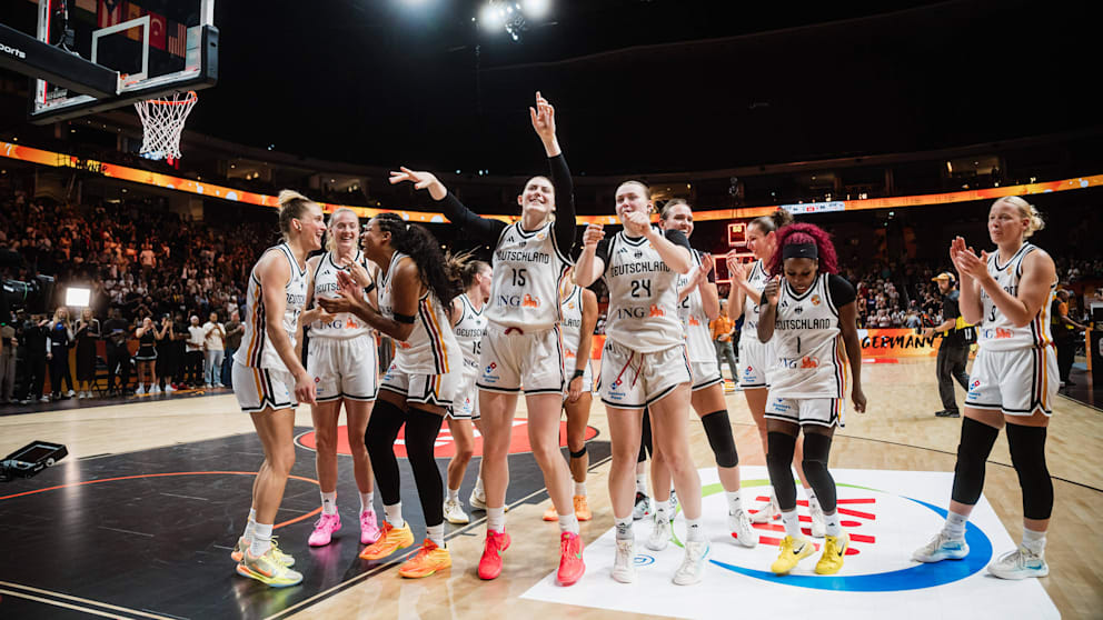 Kantersieg der Basketball-Frauen: Viertelfinale erreicht