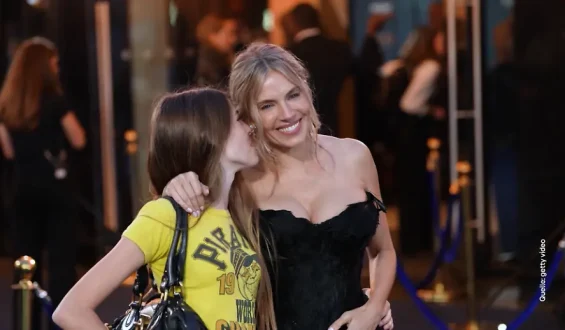 Sienna Miller bereut Auftritt mit Tochter