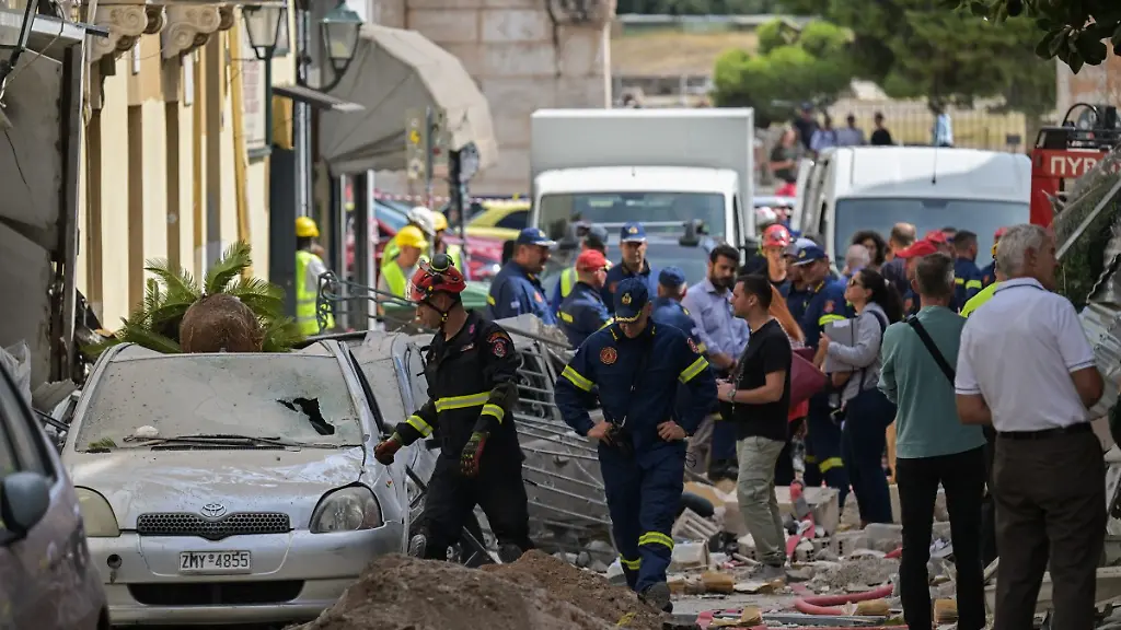 Gas-Explosion: Wohnhaus in Athen eingestürzt