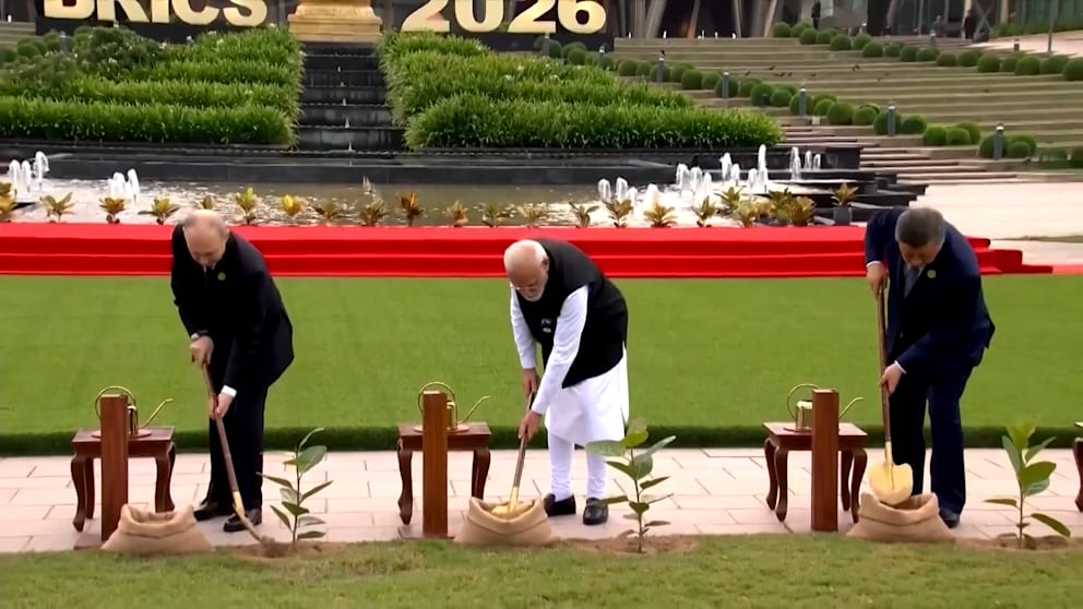 Friedensbotschaften und Drohnenangriffe: Putins Auftritt beim BRICS-Gipfel