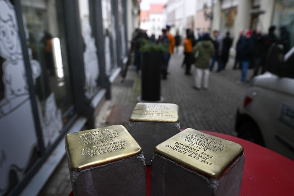 Neue Stolpersteine in Zeitz erinnern an Deportierte