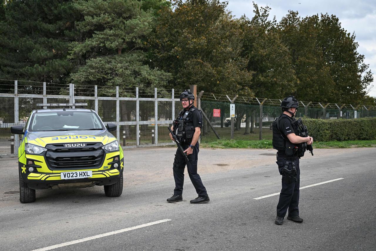 Polizeieinsatz und Festnahmen nahe der Luftwaffenbasis in Fairford