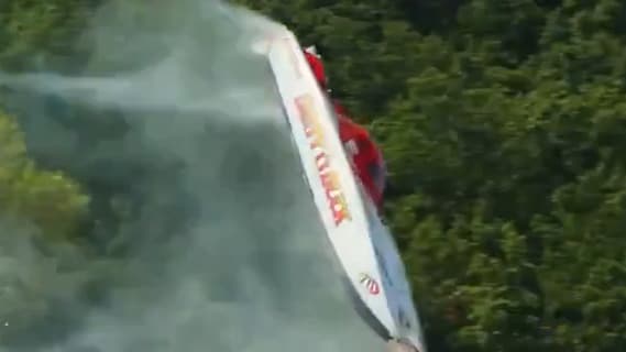 Spektakulärer Unfall in Missouri: Speedboot überschlägt sich