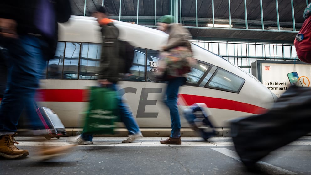 Günstige Bahn-Tickets für Weihnachten erklärt