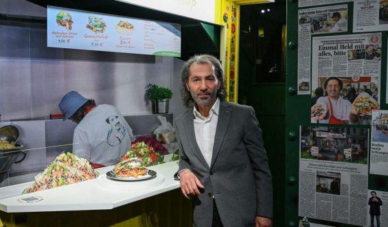 Berlin und der Döner-Wahn: Wachsfiguren und seltsame Getränke