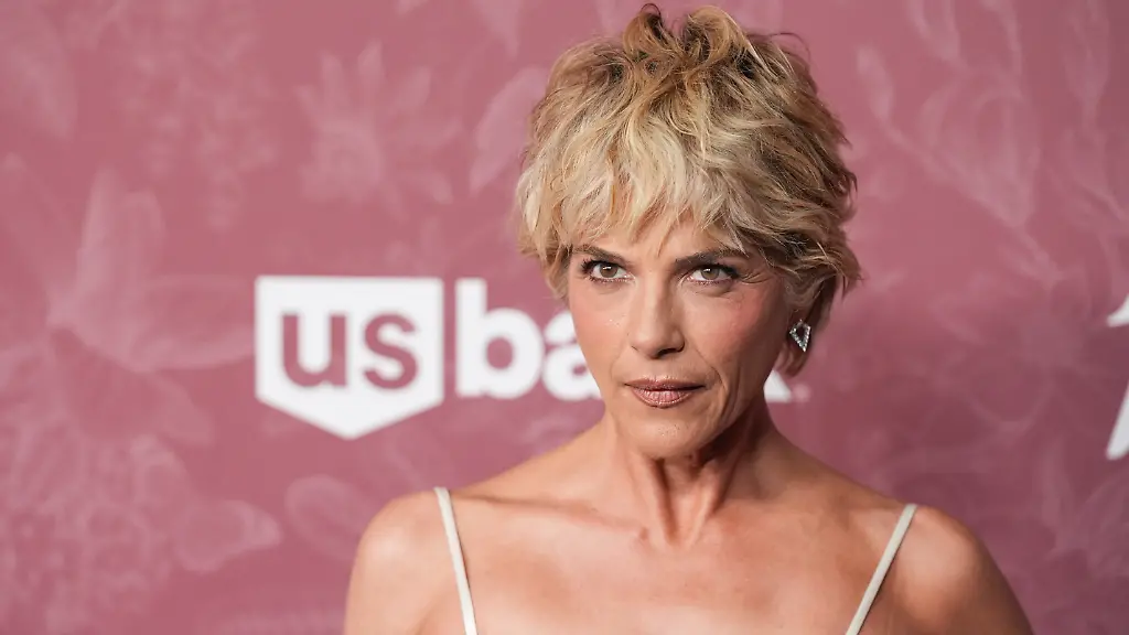 Festnahme und Ermittlungen gegen Selma Blair nach Vorfall auf Flug nach New York