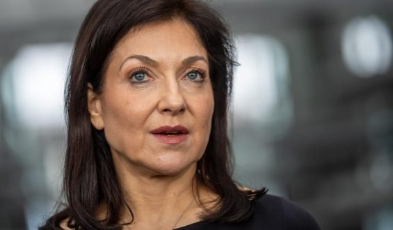 Linke reicht Klage gegen Wirtschaftsministerin ein