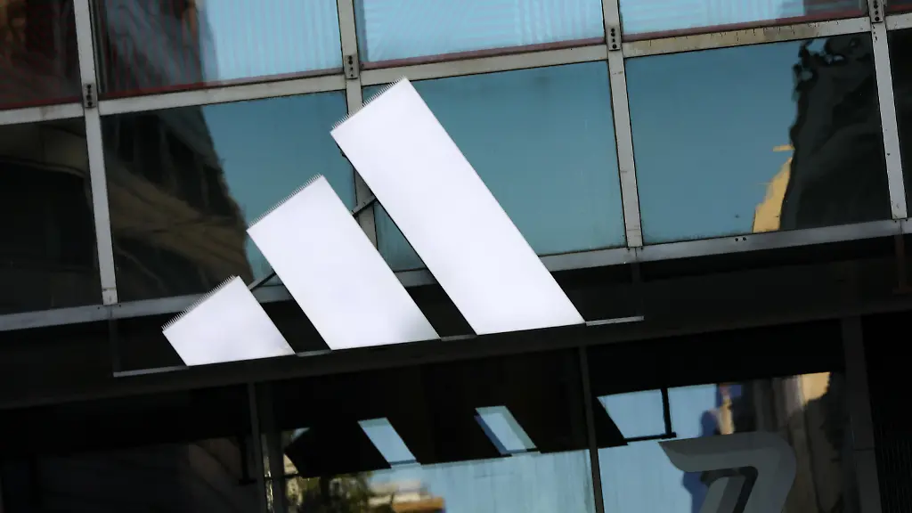 Adidas erreicht Rekordergebnisse und erhöht Prognose