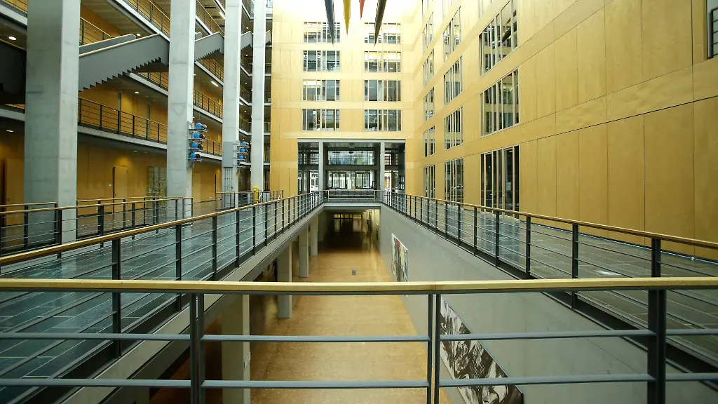 Betrunkene AfD-Mitarbeiter prügeln sich im Bundestag