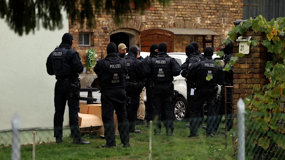 Terrorverdacht in Berlin und Dresden: Durchsuchungen wegen IS-Bezug