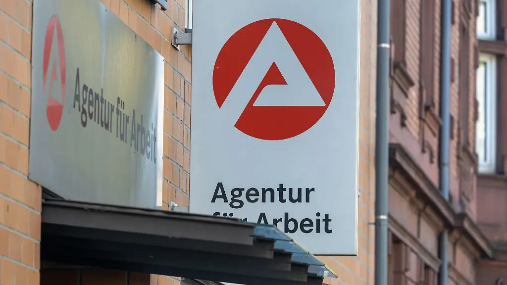 Anstieg der Langzeitarbeitslosigkeit und Diskussion um Bürgerarbeit