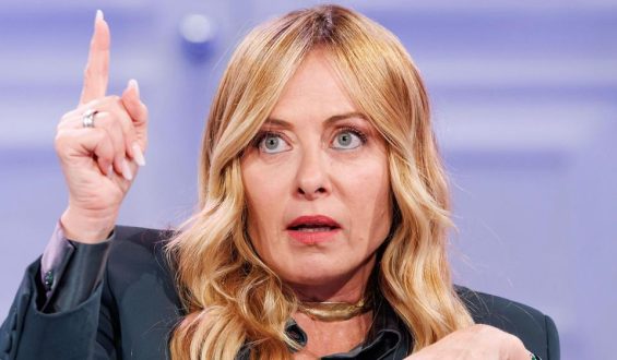 Italien führt Burkaverbot und Sprachquote an Schulen ein