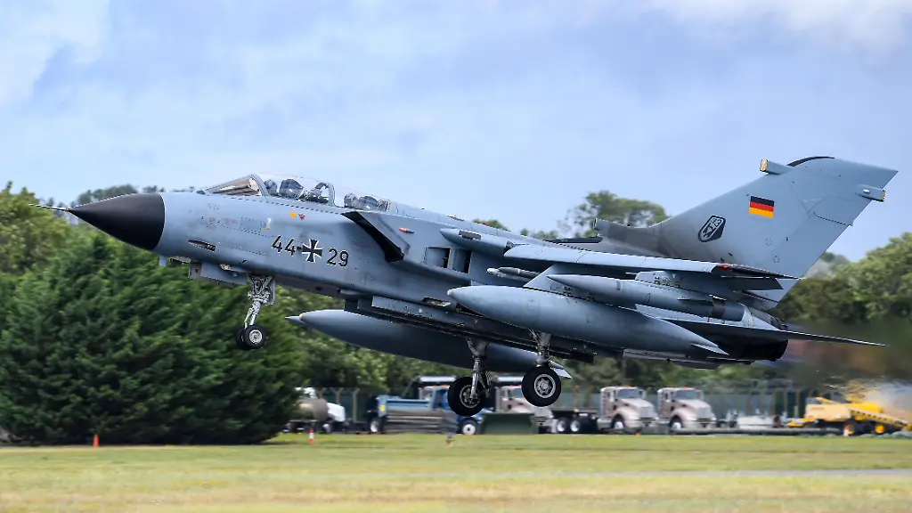 Nato-Atomwaffenübung: Deutsche Tornados trainieren in Italien