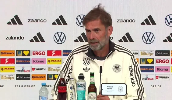 Klopp hält Kapitänsrätsel und verkündet Debüt