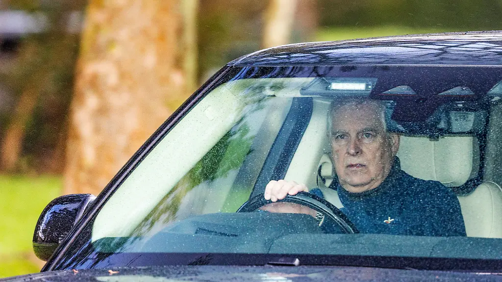 Polizei Gibt Fehler bei Durchsuchungen bei Ex-Prinz Andrew zu