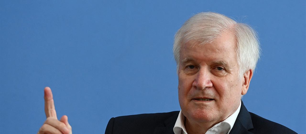 Seehofer übt scharfe Kritik an Kanzler Merz