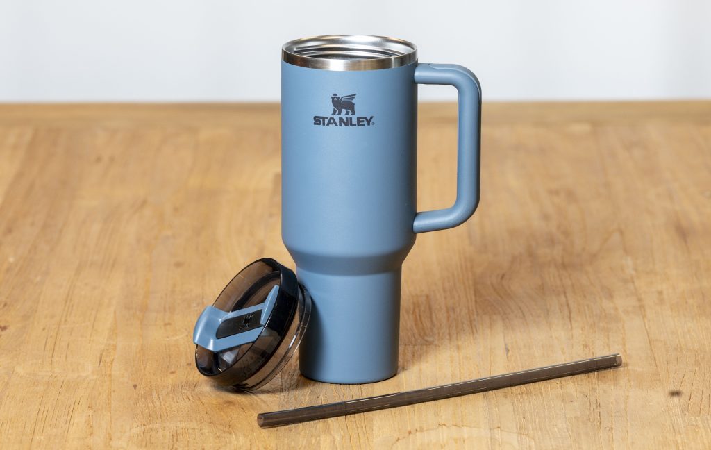 Stanley-Produkte im Test: Becher und Flaschen für jeden Bedarf