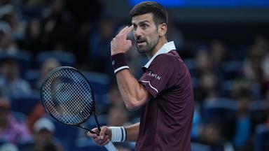 Djokovic erreicht Finale in Peking nach Medwedew-Disqualifikation