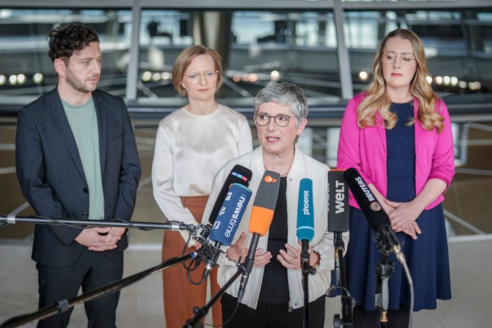 Grünen in Berlin setzen Sondierungsgespräche mit Linken fort trotz interner Kritik
