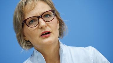 Schröder in der Kritik: Grüne fordern Ausschluss aus der SPD