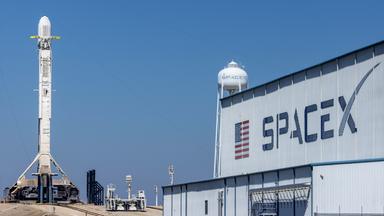 SpaceX: Erhebliche Umsatzsteigerungen und strategische Projekte