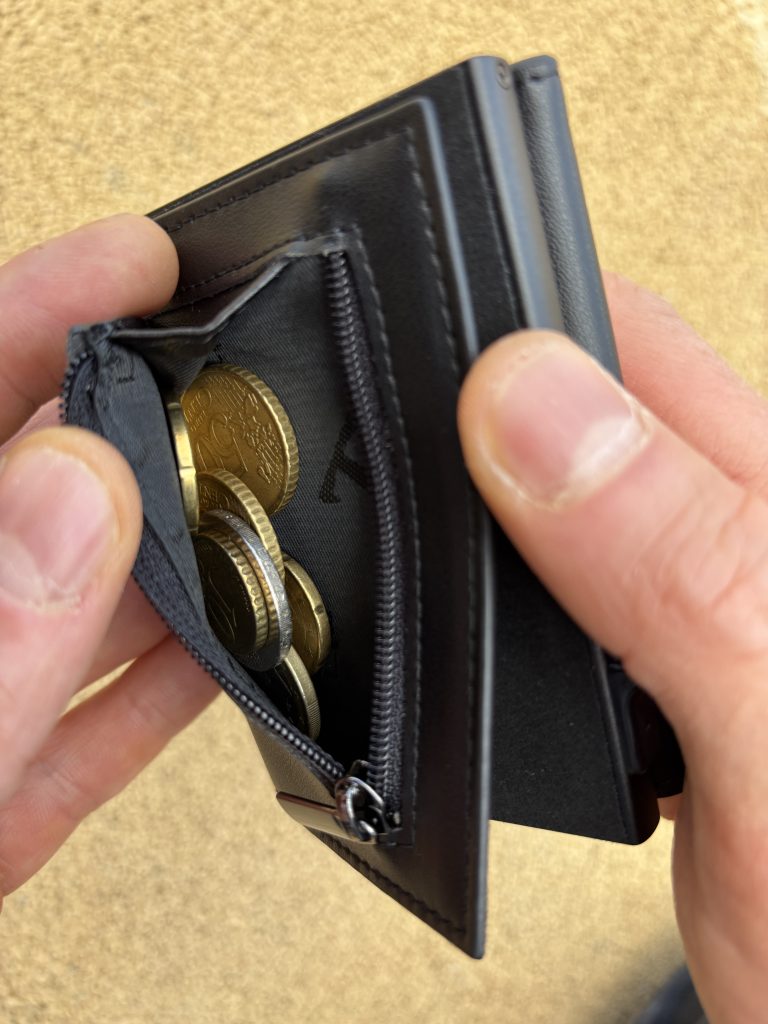 Slim Wallets für jede Hosentasche: Die besten Modelle im Test